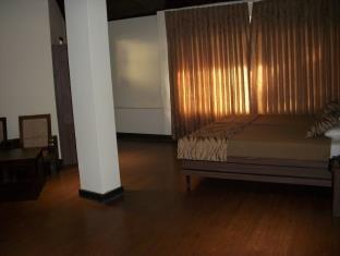 The Corner Hotel Nainital Exterior photo