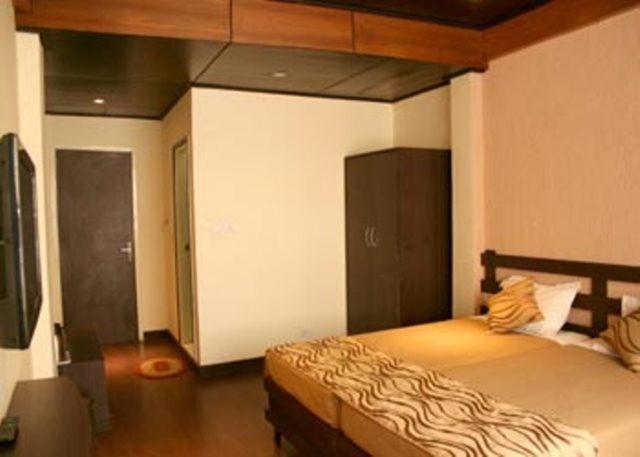 The Corner Hotel Nainital Room photo