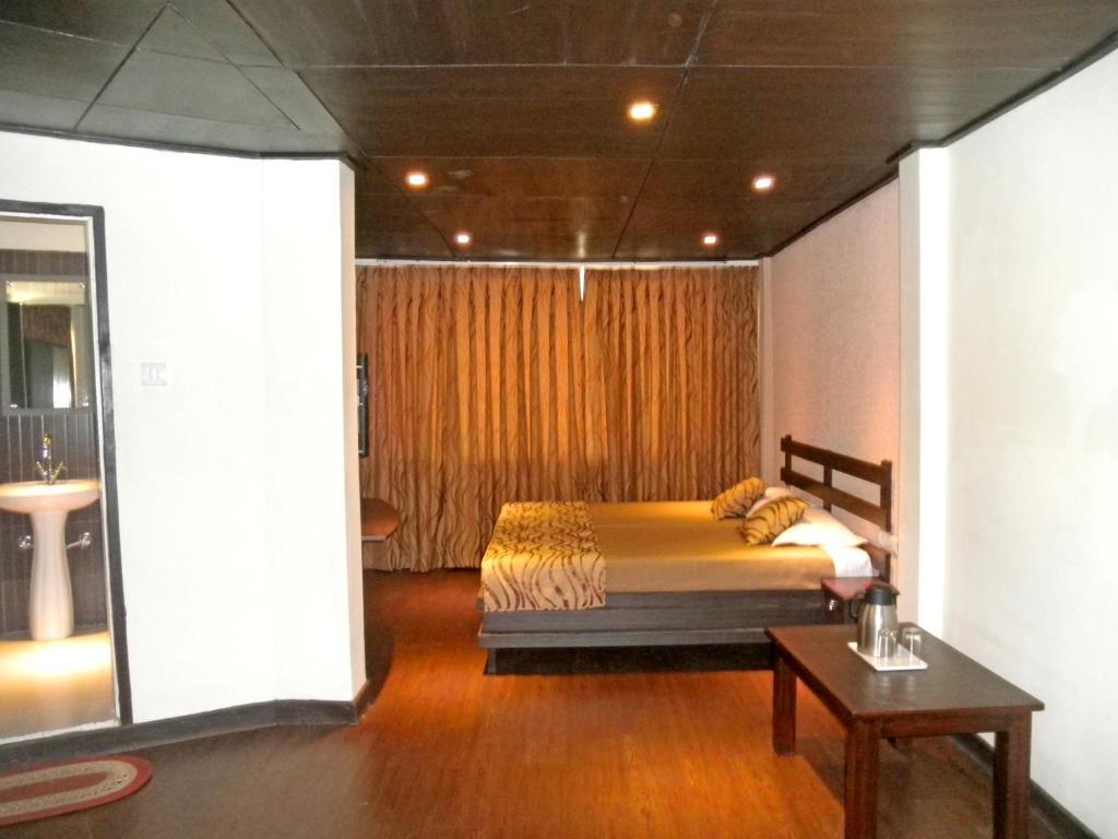 The Corner Hotel Nainital Room photo